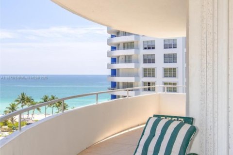 Снять в аренду кондоминиум в Майами-Бич, Флорида 3 спальни, 126.35м2, № 1960321 - фото 3