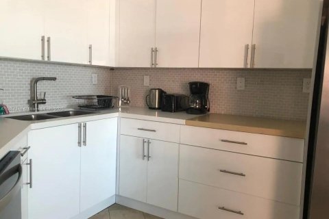 Снять в аренду кондоминиум в Майами-Бич, Флорида 3 спальни, 126.35м2, № 1960321 - фото 9