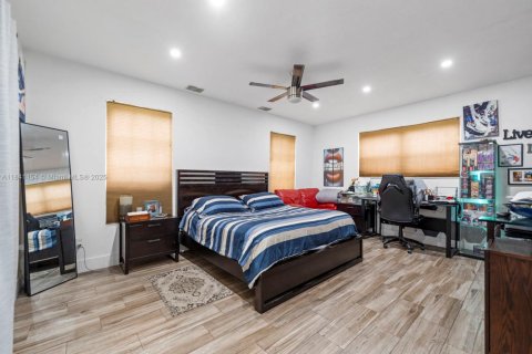 House in Cutler Bay, Florida 5 bedrooms, 197.88 sq.m. № 1833966 - photo 15