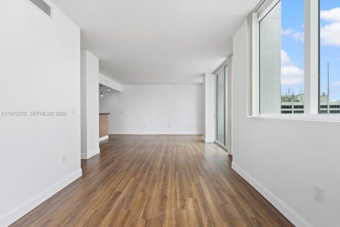 Купить кондоминиум в Майами, Флорида 2 спальни, 111.76м2, № 2044870 - фото 14