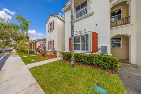 Touwnhouse à louer à Homestead, Floride: 3 chambres, 147.16 m2 № 1997305 - photo 5