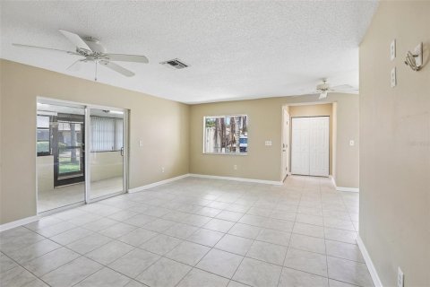 Villa ou maison à vendre à Largo, Floride: 2 chambres, 92.9 m2 № 2148116 - photo 6