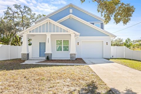 House in Tampa, Florida 3 bedrooms, 202.53 sq.m. № 1733744 - photo 1
