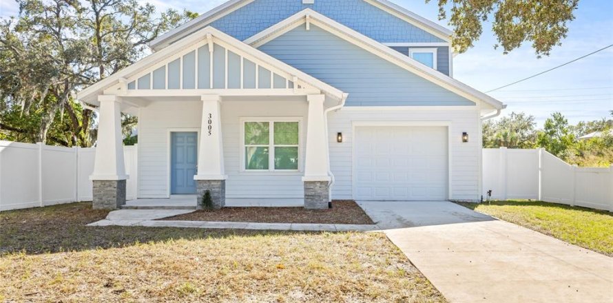 House in Tampa, Florida 3 bedrooms, 202.53 sq.m. № 1733744