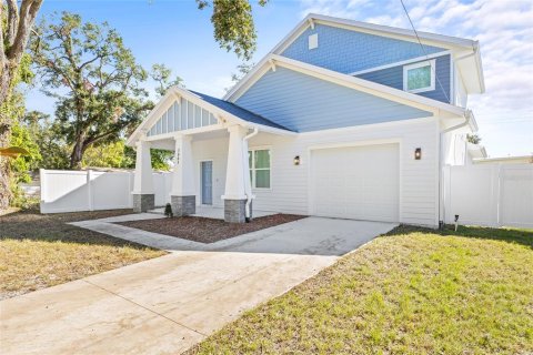 House in Tampa, Florida 3 bedrooms, 202.53 sq.m. № 1733744 - photo 4