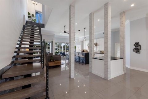 House in Sarasota, Florida 4 bedrooms, 488.39 sq.m. № 1548222 - photo 9