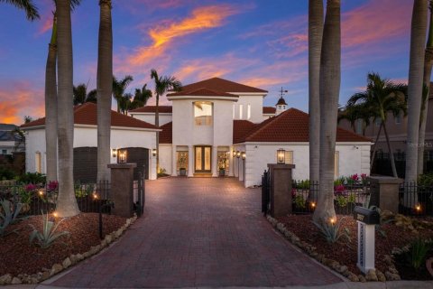 House in Sarasota, Florida 4 bedrooms, 488.39 sq.m. № 1548222 - photo 2