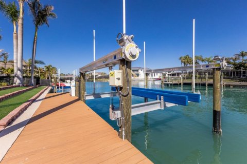 House in Sarasota, Florida 4 bedrooms, 488.39 sq.m. № 1548222 - photo 5