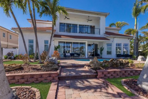 House in Sarasota, Florida 4 bedrooms, 488.39 sq.m. № 1548222 - photo 3