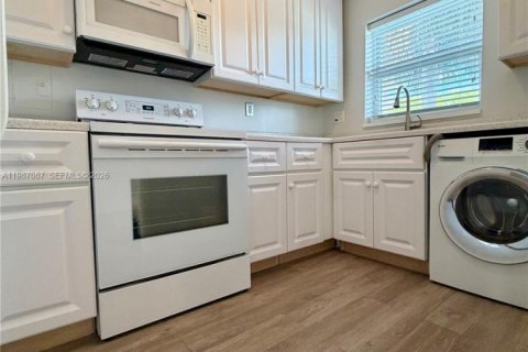 Copropriété à vendre à Miami, Floride: 2 chambres, 73.02 m2 № 2068111 - photo 18