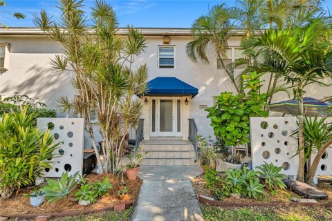 Купить кондоминиум в Майами, Флорида 2 спальни, 73.02м2, № 2068111 - фото 4