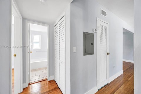 Copropriété à vendre à Miami, Floride: 2 chambres, 73.02 m2 № 2068111 - photo 21