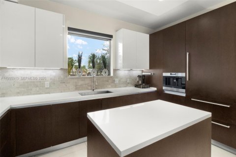 Condo in Fort Lauderdale, Florida, 3 bedrooms  № 2011159 - photo 18