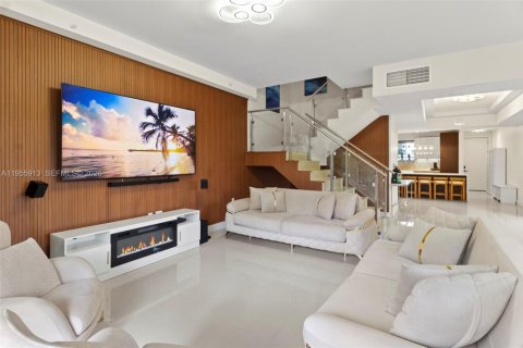 Condo in Fort Lauderdale, Florida, 3 bedrooms  № 2011159 - photo 12