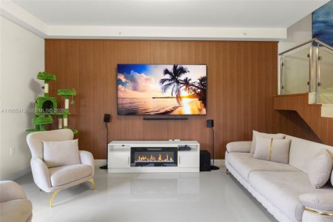 Condo in Fort Lauderdale, Florida, 3 bedrooms  № 2011159 - photo 2