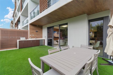 Condo in Fort Lauderdale, Florida, 3 bedrooms  № 2011159 - photo 21