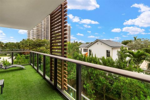 Condo in Fort Lauderdale, Florida, 3 bedrooms  № 2011159 - photo 27