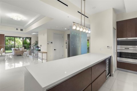 Condo in Fort Lauderdale, Florida, 3 bedrooms  № 2011159 - photo 15