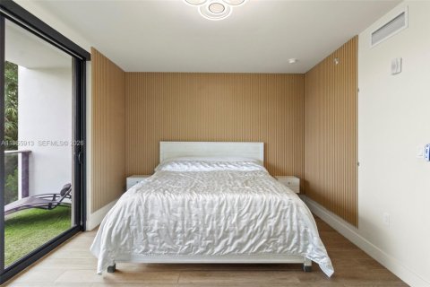 Condo in Fort Lauderdale, Florida, 3 bedrooms  № 2011159 - photo 25