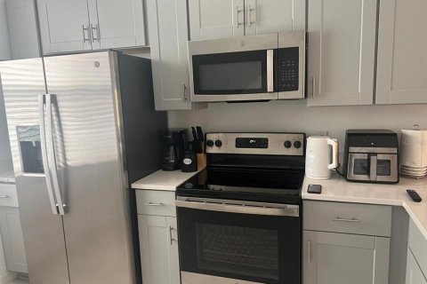 Adosado en venta en Kissimmee, Florida, 2 dormitorios, 110.27 m2 № 1904210 - foto 7