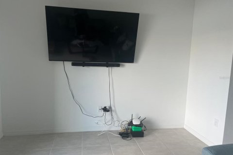 Adosado en venta en Kissimmee, Florida, 2 dormitorios, 110.27 m2 № 1904210 - foto 10