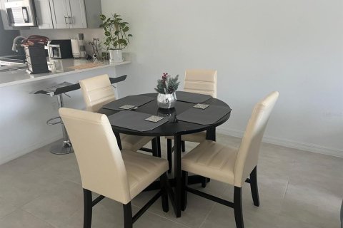 Adosado en venta en Kissimmee, Florida, 2 dormitorios, 110.27 m2 № 1904210 - foto 8