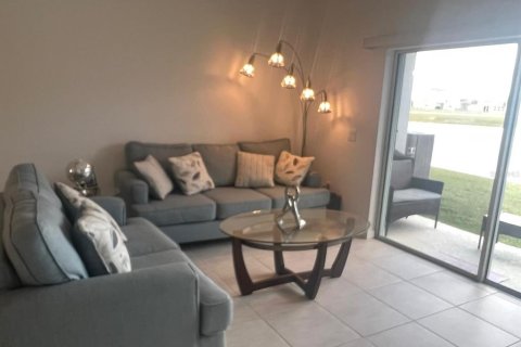 Adosado en venta en Kissimmee, Florida, 2 dormitorios, 110.27 m2 № 1904210 - foto 11