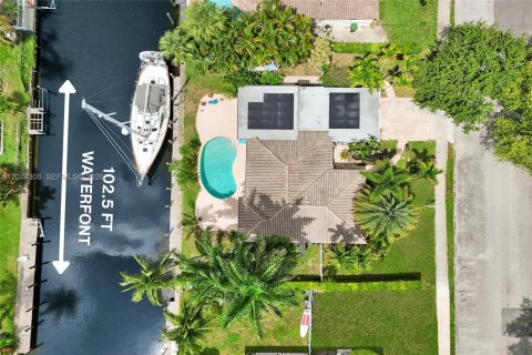 Casa en Fort Lauderdale, Florida 3 dormitorios, 186.36 m2 № 2363784