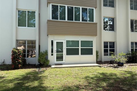 Condo in Port Charlotte, Florida, 2 bedrooms  № 1786125 - photo 5