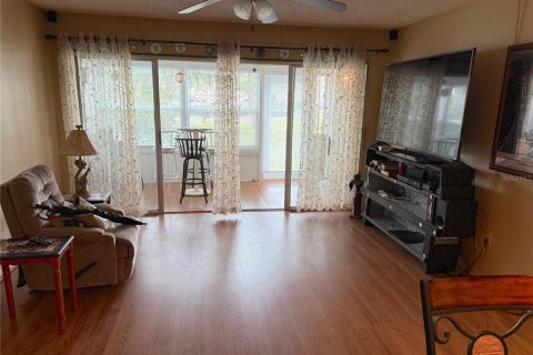 Condo in Port Charlotte, Florida, 2 bedrooms  № 1786125 - photo 19