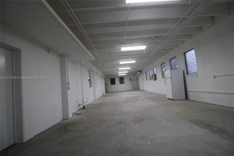 Propiedad comercial en alquiler en West Park, Florida № 608977 - foto 1