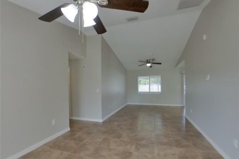 Villa ou maison à louer à Plant City, Floride: 3 chambres, 108.88 m2 № 2117697 - photo 4
