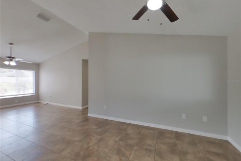 Villa ou maison à louer à Plant City, Floride: 3 chambres, 108.88 m2 № 2117697 - photo 2