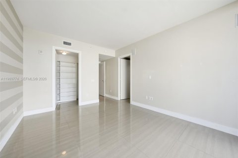 Condominio en alquiler en Aventura, Florida, 3 dormitorios, 222.78 m2 № 2023522 - foto 12