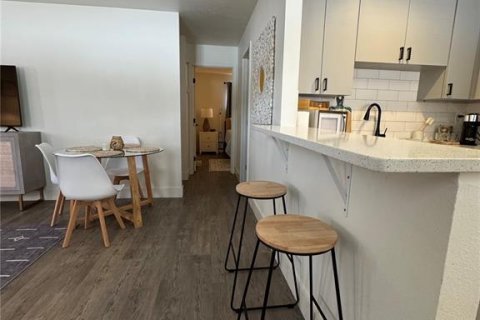Copropriété à louer à Sarasota, Floride: 2 chambres, 69.68 m2 № 1793502 - photo 4