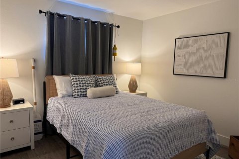 Condominio en alquiler en Sarasota, Florida, 2 dormitorios, 69.68 m2 № 1793502 - foto 7