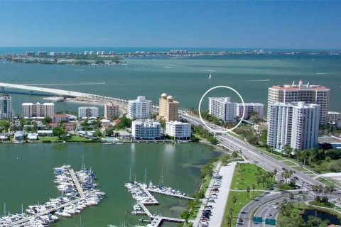 Copropriété à louer à Sarasota, Floride: 2 chambres, 129.04 m2 № 619718 - photo 3