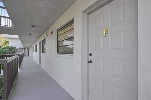Condominio en venta en Tamarac, Florida, 2 dormitorios, 91.51 m2 № 2032734 - foto 26