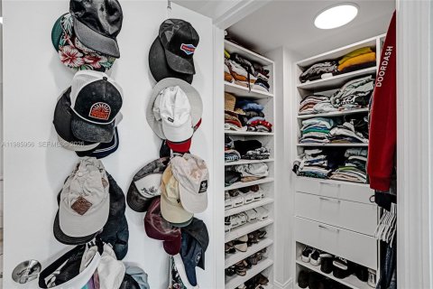 Купить кондоминиум в Норт-Майами, Флорида 2 спальни, 170.38м2, № 2049050 - фото 24