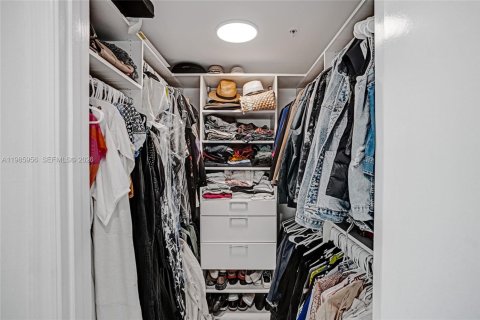 Купить кондоминиум в Норт-Майами, Флорида 2 спальни, 170.38м2, № 2049050 - фото 25