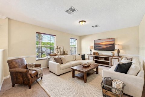 House in Orlando, Florida 6 bedrooms, 336.49 sq.m. № 2284524 - photo 18