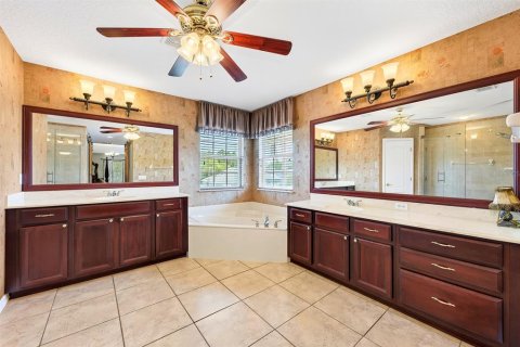 House in Orlando, Florida 6 bedrooms, 336.49 sq.m. № 2284524 - photo 22