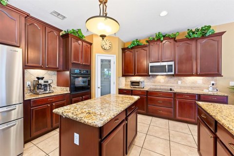 House in Orlando, Florida 6 bedrooms, 336.49 sq.m. № 2284524 - photo 11