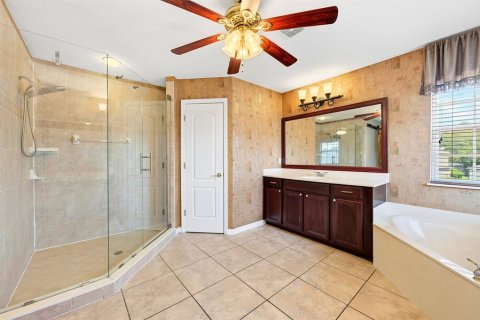 House in Orlando, Florida 6 bedrooms, 336.49 sq.m. № 2284524 - photo 21