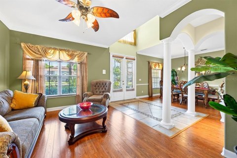House in Orlando, Florida 6 bedrooms, 336.49 sq.m. № 2284524 - photo 16