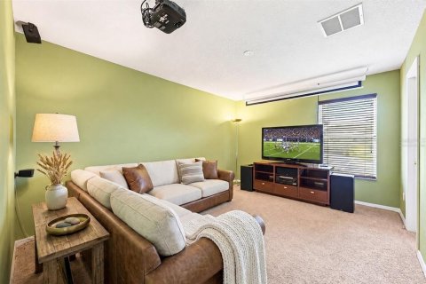 House in Orlando, Florida 6 bedrooms, 336.49 sq.m. № 2284524 - photo 27