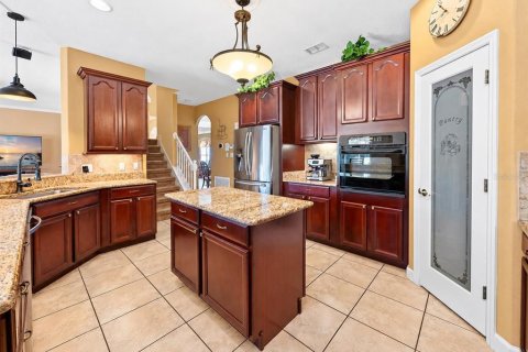 House in Orlando, Florida 6 bedrooms, 336.49 sq.m. № 2284524 - photo 10