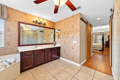 House in Orlando, Florida 6 bedrooms, 336.49 sq.m. № 2284524 - photo 23