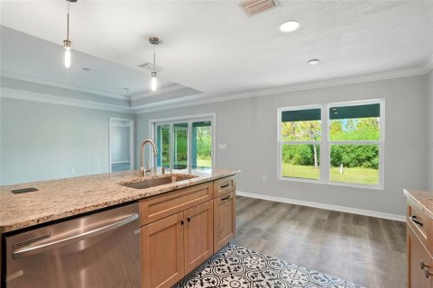 House in Punta Gorda, Florida 3 bedrooms, 117.89 sq.m. № 1894299 - photo 14
