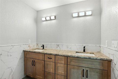 House in Punta Gorda, Florida 3 bedrooms, 117.89 sq.m. № 1894299 - photo 24